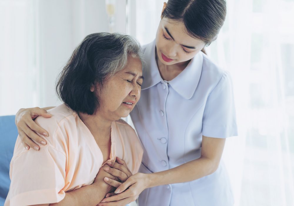 the-nurses-are-well-good-taken-care-of-elderly-woman-patients-in-hospital-bed-patients the nurses are well good taken care of elderly woman patients in hospital bed patients feel happiness - medical and healthcare concept
